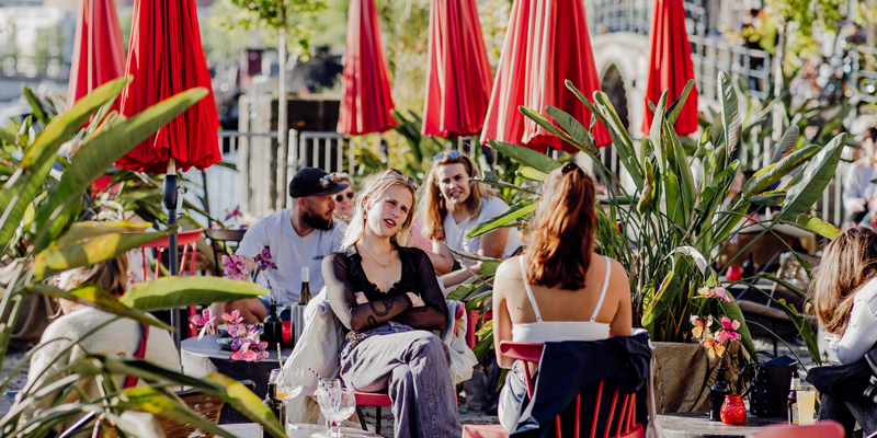 OOK LUNCHEN BIJ CARRÉ TERRAS OP DE AMSTEL 