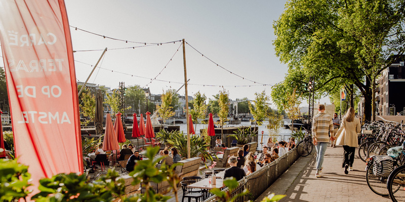 Carré terras op de Amstel hele zomer geopend