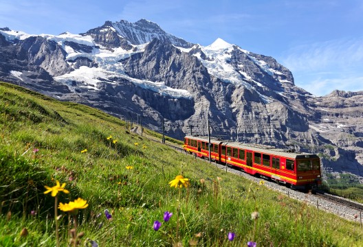 Treinreis dwars door de Alpen