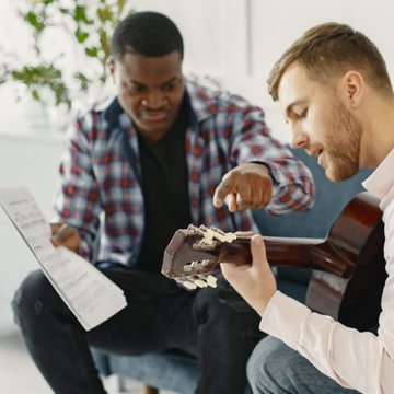 Muziek leren maken - Zelfstudie of docent?