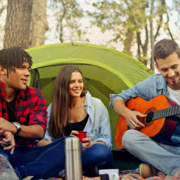 10 kleine muziekinstrumenten om mee te nemen naar een festival