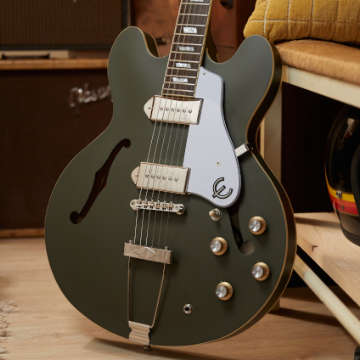 Epiphone toont frisse Casino Worn en Riviera gitaren