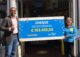 Intertoys haalt € 103.455,50 op voor Jantje Beton