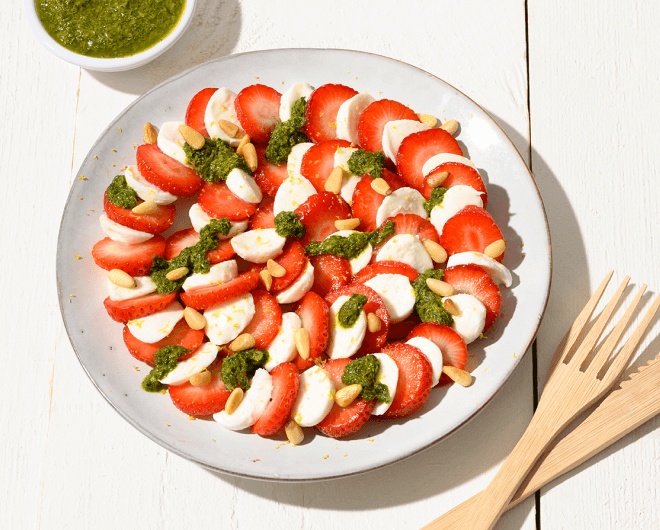 Aardbeien caprese met muntpesto